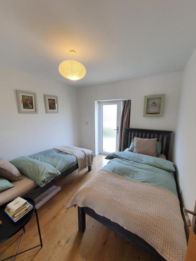 Beautiful 2 Bedroom Guest House With Private Pool In Lacock, Wiltshire Exteriör bild