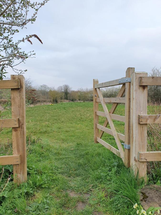 Beautiful 2 Bedroom Guest House With Private Pool In Lacock, Wiltshire Exteriör bild