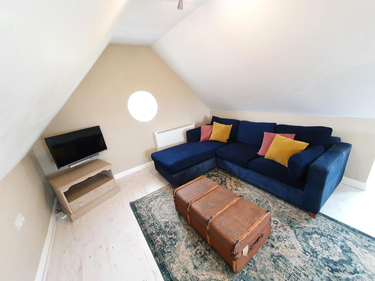 Beautiful 2 Bedroom Guest House With Private Pool In Lacock, Wiltshire Exteriör bild